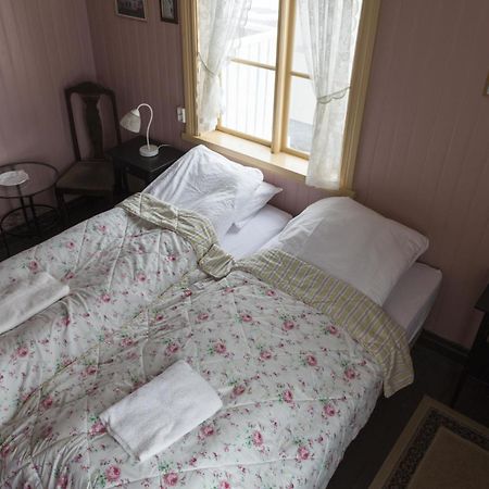Einarshusid Guesthouse Bolungarvik Bagian luar foto