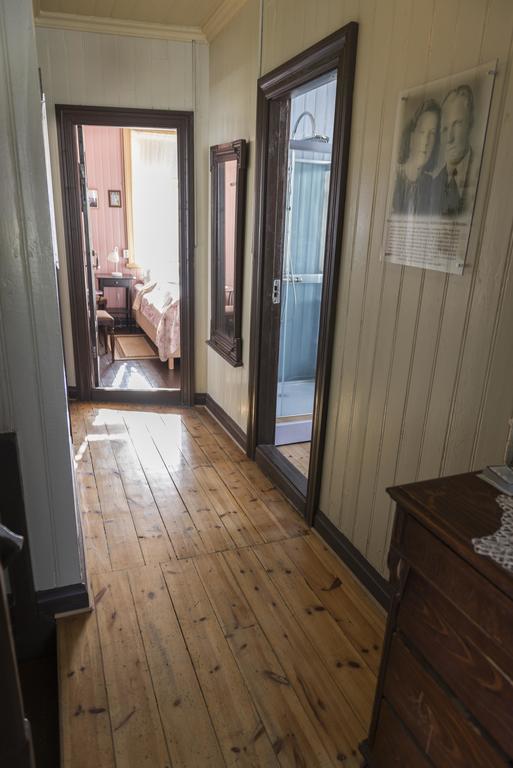 Einarshusid Guesthouse Bolungarvik Bagian luar foto