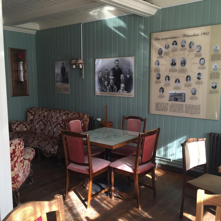 Einarshusid Guesthouse Bolungarvik Bagian luar foto