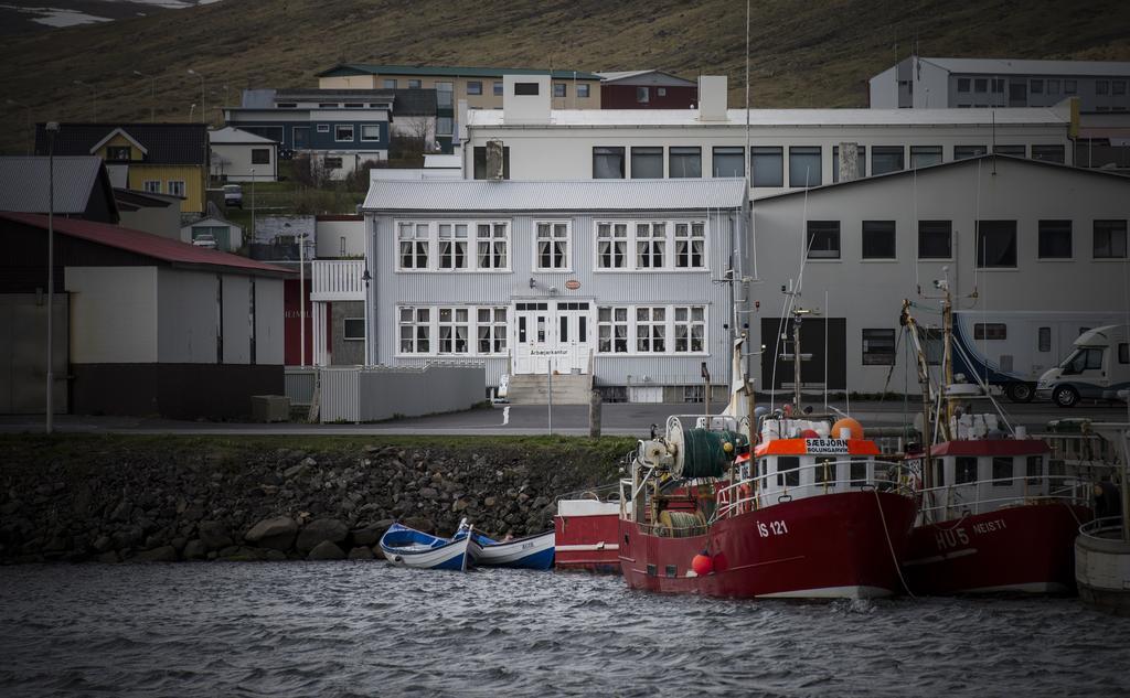 Einarshusid Guesthouse Bolungarvik Bagian luar foto