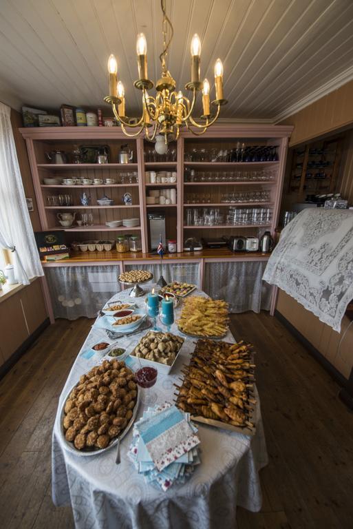 Einarshusid Guesthouse Bolungarvik Bagian luar foto