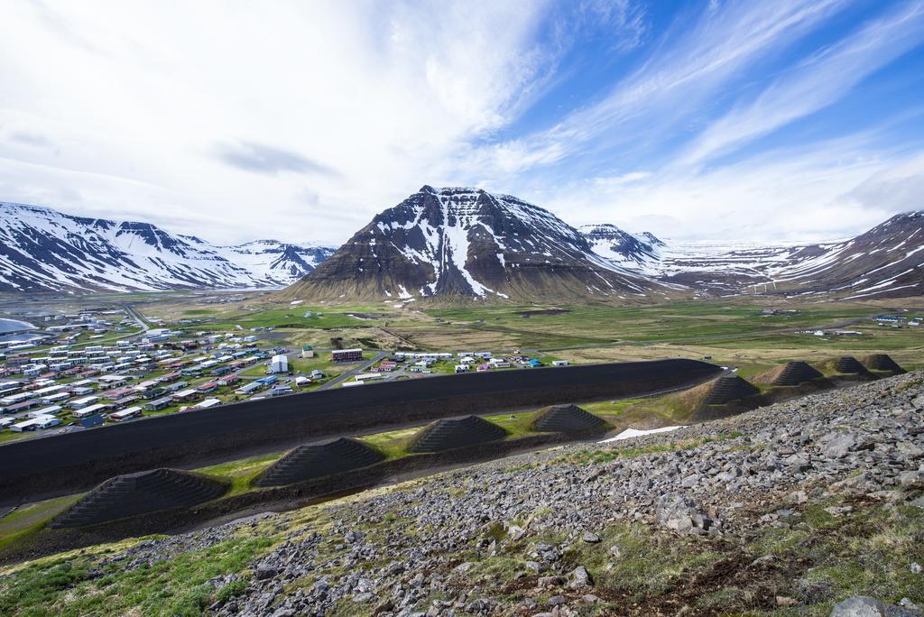 Einarshusid Guesthouse Bolungarvik Bagian luar foto