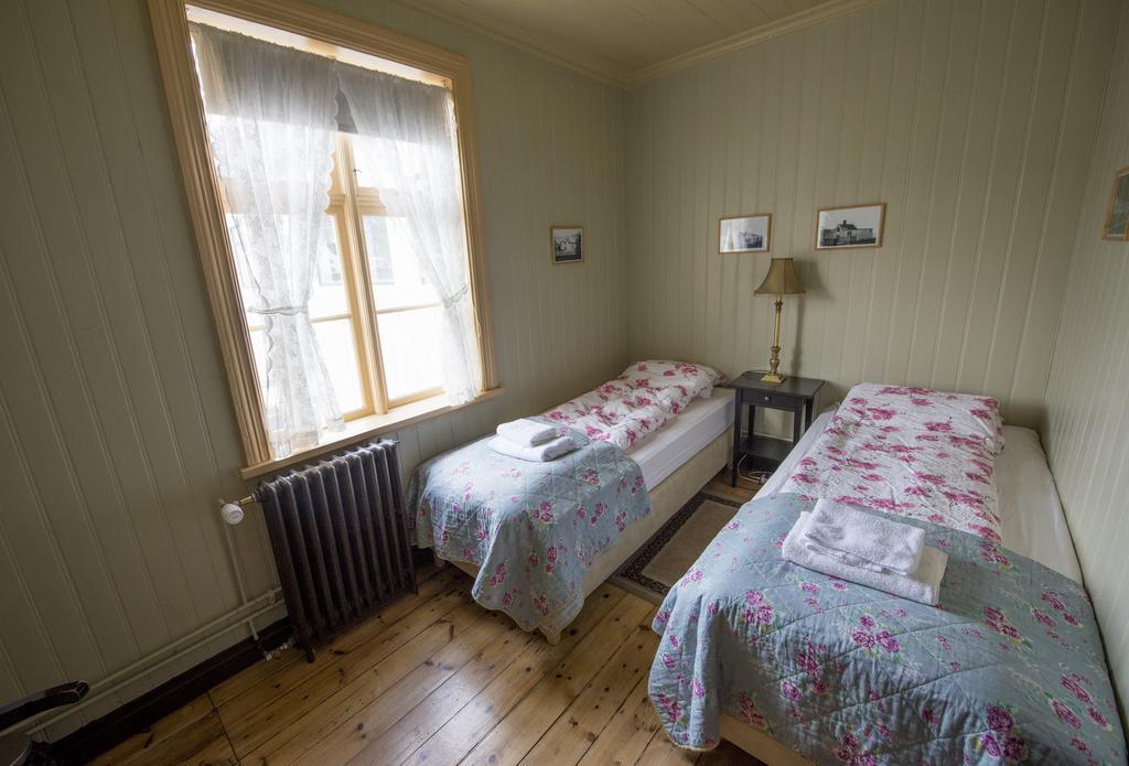 Einarshusid Guesthouse Bolungarvik Bagian luar foto